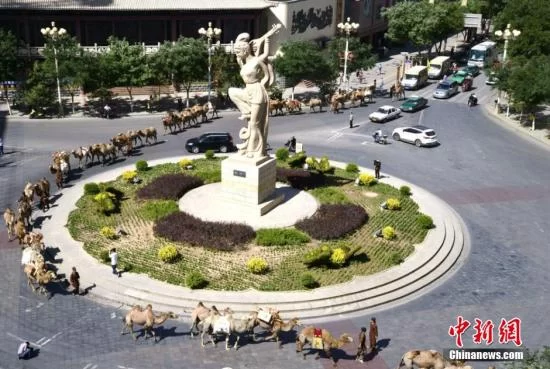 通讯:敦煌“再见”法兰西(图1) 通讯:敦煌“再见”法兰西(图1)