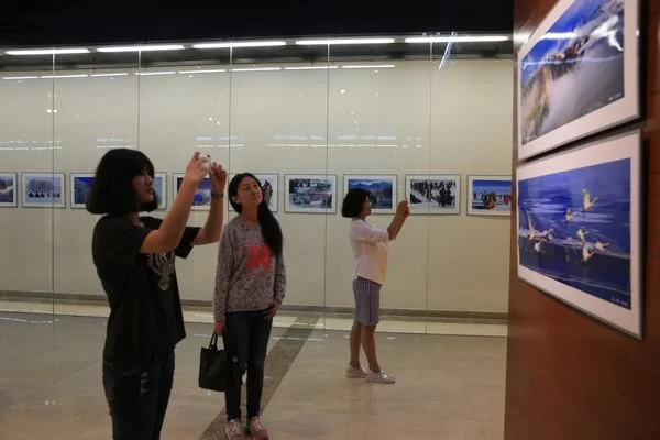 乌鲁木齐丝绸之路冰雪风情摄影图片展26日在京举办(图3) 乌鲁木齐丝绸之路冰雪风情摄影图片展26日在京举办(图3)