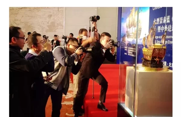 北京工艺美术大师精品投资基金首个重点项目启动 国礼景泰蓝《友谊之船》典藏版精彩亮相(图12) 北京工艺美术大师精品投资基金首个重点项目启动 国礼景泰蓝《友谊之船》典藏版精彩亮相(图12)
