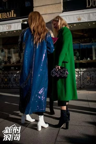 大衣配中靴穿法