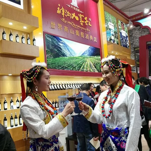 美酒美人，相得益彰