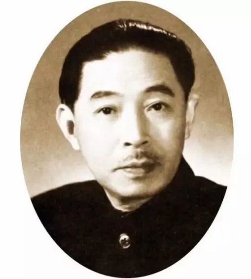 茅盾(原名沈德鸿)