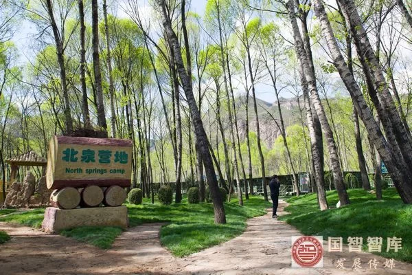 山西灵丘北泉营地为500户贫困户脱贫铺路(图1) 红石塄乡风景如画