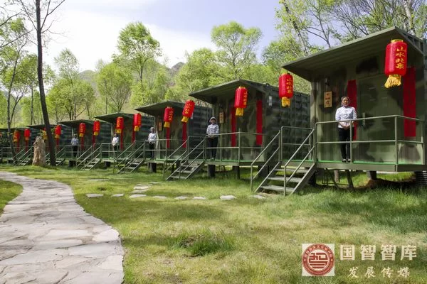 山西灵丘北泉营地为500户贫困户脱贫铺路(图3) 红石塄乡服务业发展迅猛