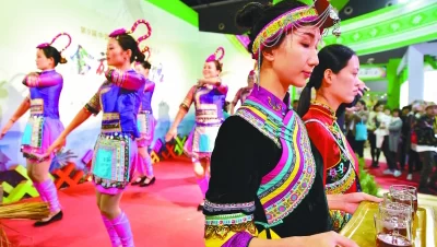 我国推进文化扶贫:变“软资源”为“硬实力”(图1) 我国推进文化扶贫:变“软资源”为“硬实力”