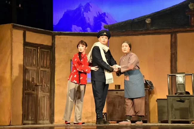 《红灯记》“痛说革命家史”剧照