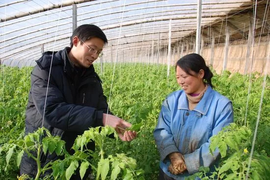 人民日报:大城市掀抢人大战 真正缺人的农村咋办(图1) 人民日报:大城市掀抢人大战 真正缺人的农村咋办(图1)