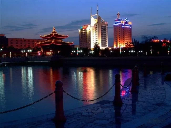 陕西榆阳:迈上改革新征程 谱写发展新篇章(图2) 夜景