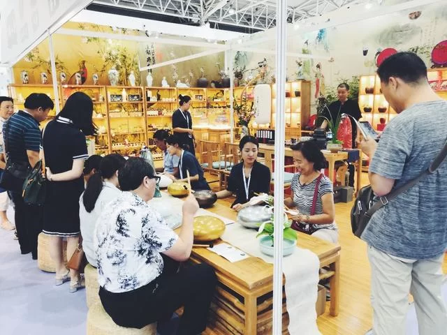 物宝天华,流光溢彩——暨唐人祥曜变天目 惊艳2018北京文交会(图1) 物宝天华,流光溢彩——暨唐人祥曜变天目 惊艳2018北京文交会