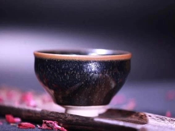 物宝天华,流光溢彩——暨唐人祥曜变天目 惊艳2018北京文交会(图3) 物宝天华,流光溢彩——暨唐人祥曜变天目 惊艳2018北京文交会