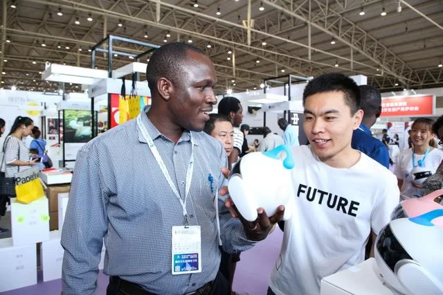 现场交易成果丰硕 文化消费深入人心——2018北京文交会圆满落幕(图2) 现场交易成果丰硕 文化消费深入人心——2018北京文交会圆满落幕