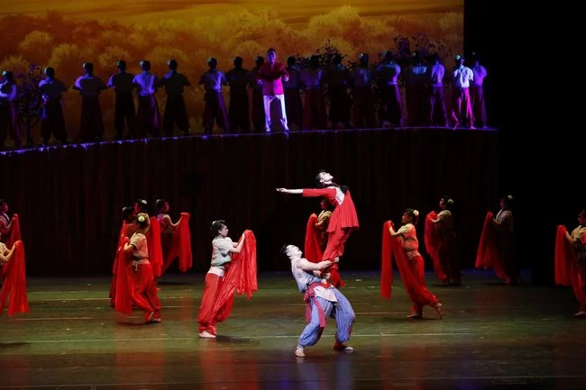 献礼改革开放四十周年——山西《解放》携9年演出千场荣耀重回国家大剧院(图2) 演出剧照