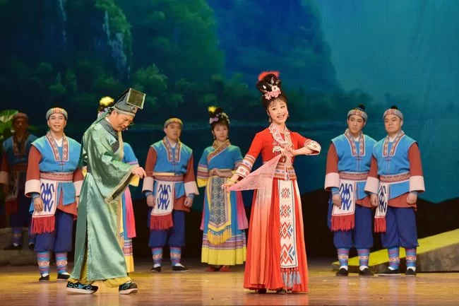 壮乡优秀剧目在京展演掀起“广西风潮”(图2) 彩调剧《刘三姐》剧照