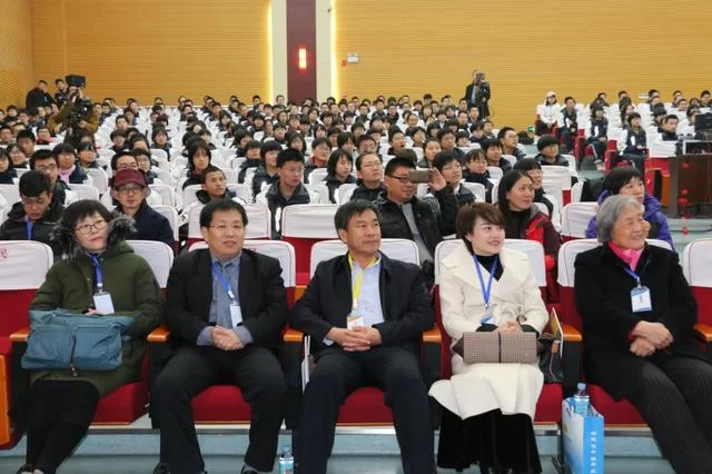 歌曲《中国梦》首发仪式暨蒋开儒“新时代,中国梦·我的梦”演讲在河北正定中学举行(图2) 活动现场照片