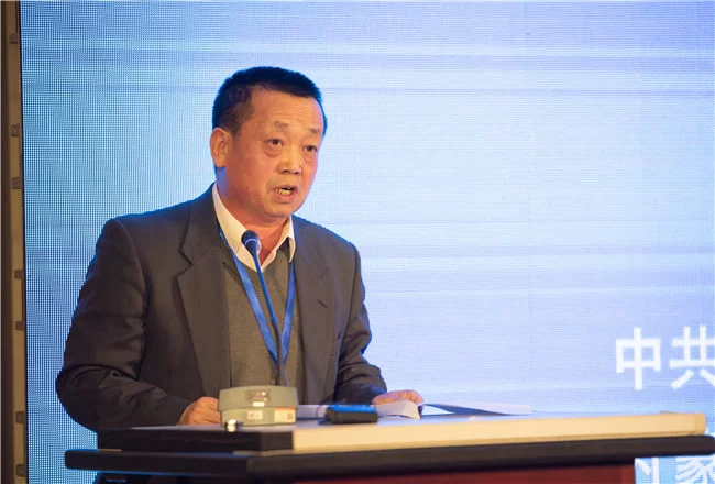 扎赉诺尔人类头骨化石年代测定结果发布会在北京召开(图4) 内蒙古自治区文化和旅游厅党组成员、文物局局长陈永志作讲话