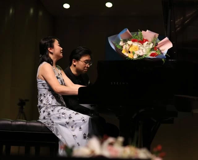 青岛海洋国际音乐季,董霏霏、朱傲文钢琴独奏音乐会成功上演(图1) 青岛海洋国际音乐季,董霏霏、朱傲文钢琴独奏音乐会成功上演(图1)
