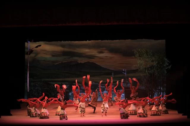 平弦戏《魂系金银滩》进京演出 展现优秀共产党人先进事迹(图1) 平弦戏《魂系金银滩》进京演出 展现优秀共产党人先进事迹(图1)