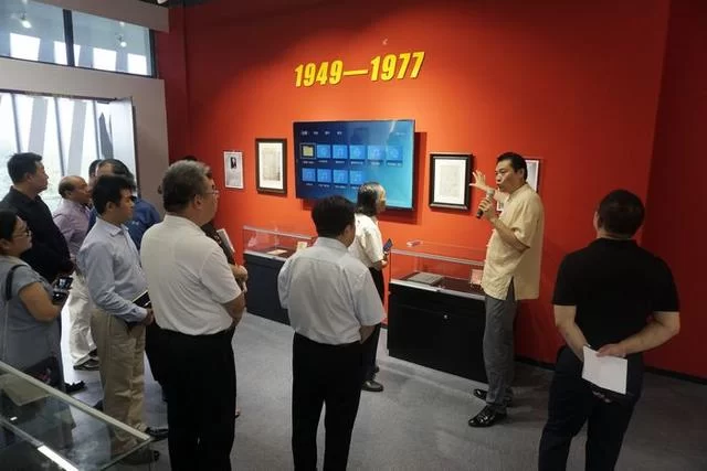 "中国交响音乐百年作曲家手稿展"在青岛开幕(图1) "中国交响音乐百年作曲家手稿展"在青岛开幕(图1)