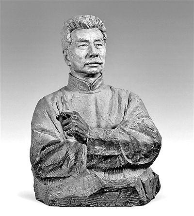 倾心雕刻人民英雄纪念碑的东莞人(图7)