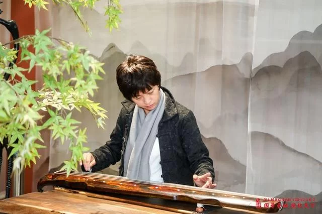 第二届北京古琴文化展展现“大美古琴”(图2) 第二届北京古琴文化展展现“大美古琴”(图2)