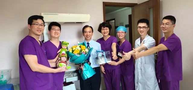 大爱无疆——万里援非的东莞儿科专家骆庆明(图2) 大爱无疆——万里援非的东莞儿科专家骆庆明(图2)