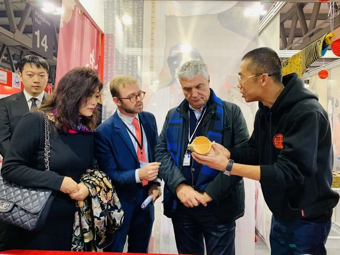 “中国礼物”主题展区亮相第24届米兰国际手工艺博览会(图5) “中国礼物”主题展区亮相第24届米兰国际手工艺博览会(图5)