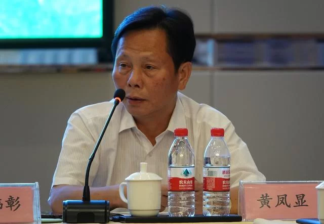 “岜莱诗会”:打开广西诗歌的一扇窗(图5) “岜莱诗会”:打开广西诗歌的一扇窗(图5)