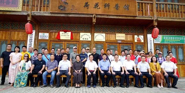 “岜莱诗会”:打开广西诗歌的一扇窗(图2) “岜莱诗会”:打开广西诗歌的一扇窗(图2)