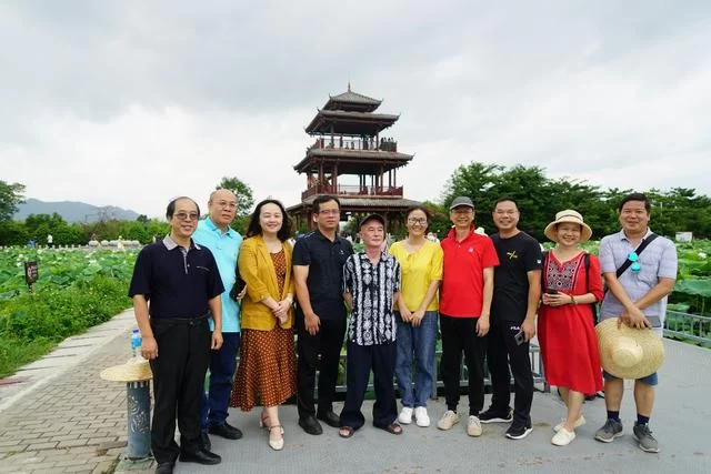 “岜莱诗会”:打开广西诗歌的一扇窗(图8) “岜莱诗会”:打开广西诗歌的一扇窗(图8)