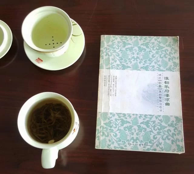 蜀山龙建儒:时光滚烫,岁月悠长,世界拥挤我也很忙(图3) 蜀山龙建儒:时光滚烫,岁月悠长,世界拥挤我也很忙(图3)