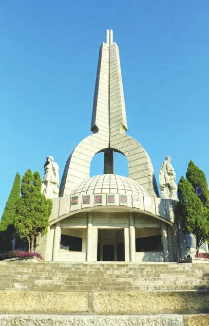 与山共峻极 与水同流长——红军长征突破湘江烈士纪念碑碑志敬读(图1) 与山共峻极 与水同流长——红军长征突破湘江烈士纪念碑碑志敬读(图1)