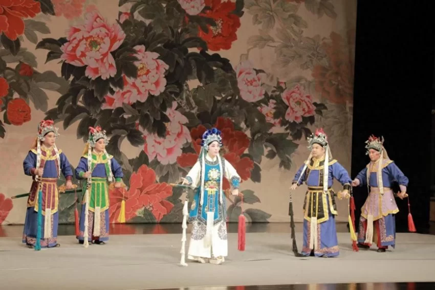 河南戏曲六进清华大学，师生与艺术家“尖锐”对话(图1)