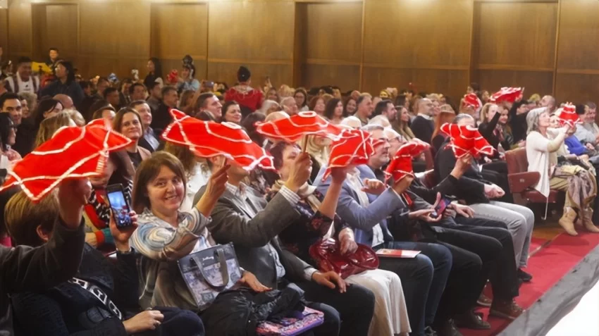 塞尔维亚奏响新春乐章——2025年欢乐春节演出活动在贝尔格莱德举行(图12)