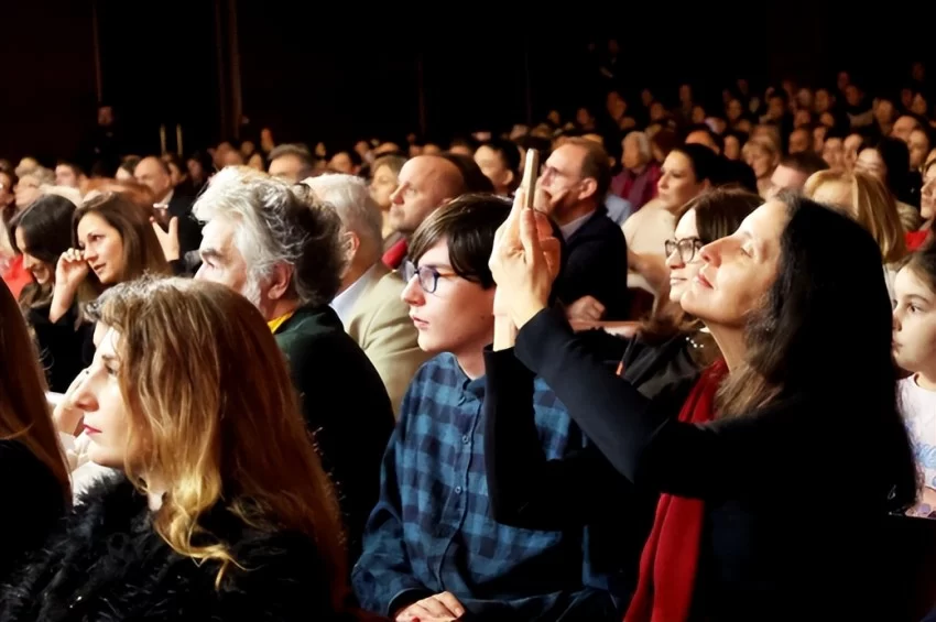 塞尔维亚奏响新春乐章——2025年欢乐春节演出活动在贝尔格莱德举行(图10)