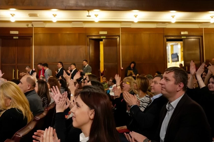 塞尔维亚奏响新春乐章——2025年欢乐春节演出活动在贝尔格莱德举行(图11)