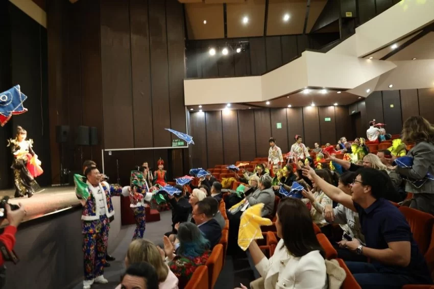 塞尔维亚奏响新春乐章——2025年欢乐春节演出活动在斯梅戴雷沃圆满闭幕(图9)