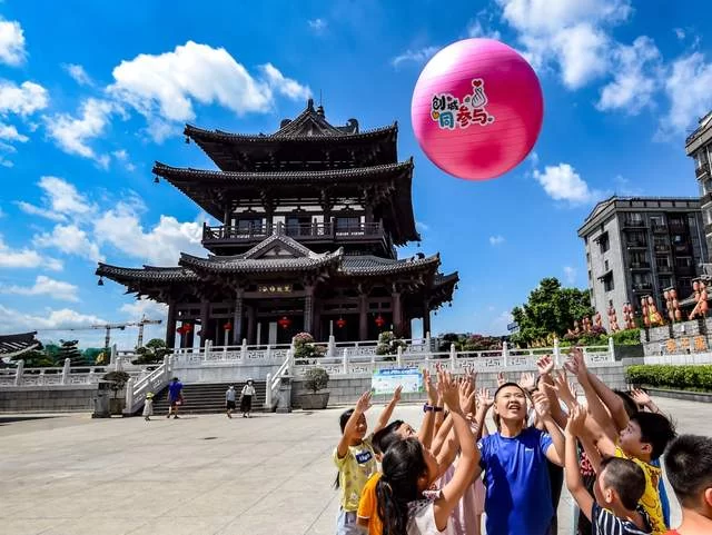 让城市插上文明的翅膀飞翔——广西桂林市成功创建全国文明城市回眸(图2) 让城市插上文明的翅膀飞翔——广西桂林市成功创建全国文明城市回眸(图2)