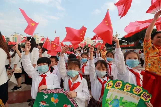 让城市插上文明的翅膀飞翔——广西桂林市成功创建全国文明城市回眸(图4) 让城市插上文明的翅膀飞翔——广西桂林市成功创建全国文明城市回眸(图4)