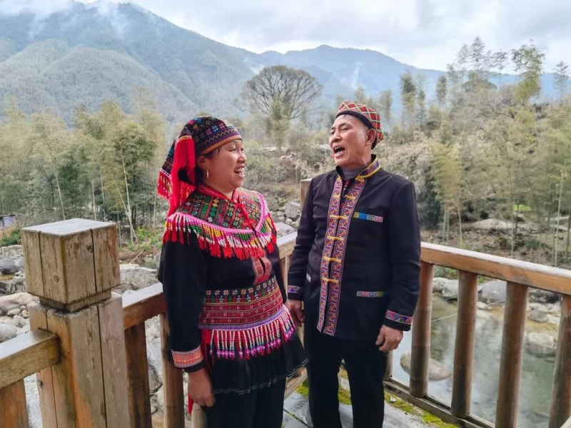 奋斗百年路 启航新征程丨“红+绿”让漓江人端起“金饭碗”(图2) 奋斗百年路 启航新征程丨“红+绿”让漓江人端起“金饭碗”(图2)