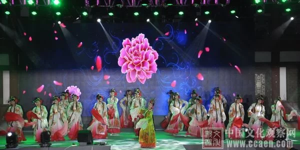 《龙吟九州》唱响成都 黄龙溪古镇夜文化“龙舟”盛大起航(图3) 《龙吟九州》唱响成都 黄龙溪古镇夜文化“龙舟”盛大起航(图3)