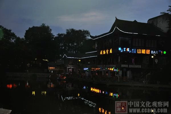 《龙吟九州》唱响成都 黄龙溪古镇夜文化“龙舟”盛大起航(图6) 《龙吟九州》唱响成都 黄龙溪古镇夜文化“龙舟”盛大起航(图6)