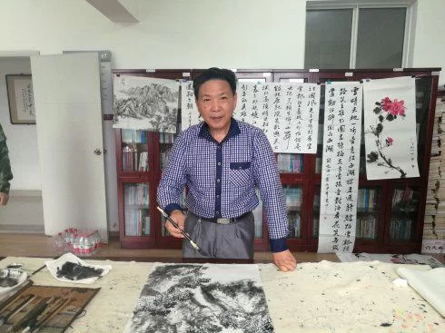 卓越书画院开展"献礼建党95周年送书画进军营"活动(图5) 卓越书画院开展"献礼建党95周年送书画进军营"活动(图5)