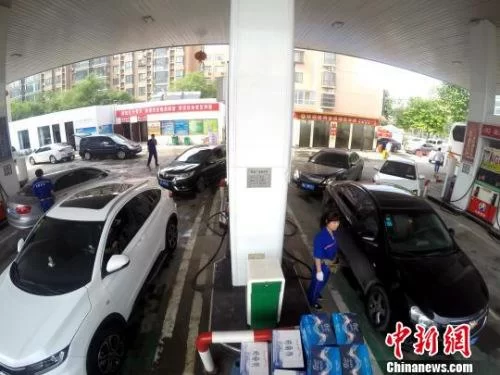 国内油价今日或年内第二次下调 回归“5元时代”(图4) 国内油价今日或年内第二次下调 回归“5元时代”(图4)