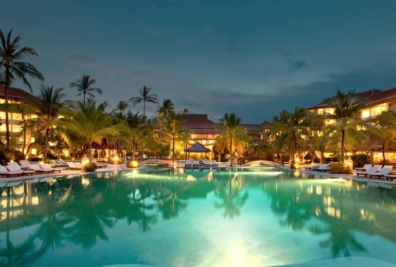 巴厘岛度假村为防止恐袭再发生 安检要过四道关(图1) 巴厘岛度假村为防止恐袭再发生 安检要过四道关(图1)