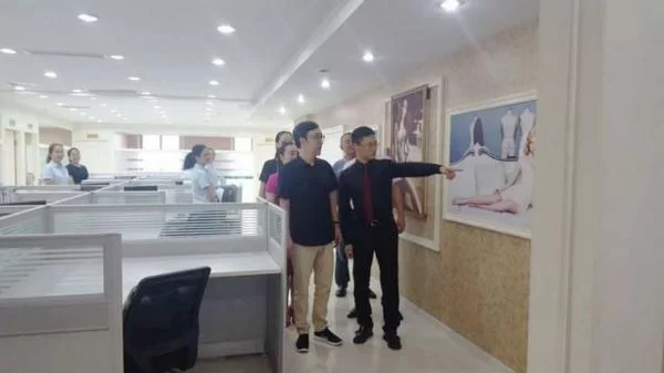 共有歌雅薇 携手共发展 成都市政协常委、市工商联副秘书长凌昌森一行到普瑞丝服饰公司调研并探讨(图2)