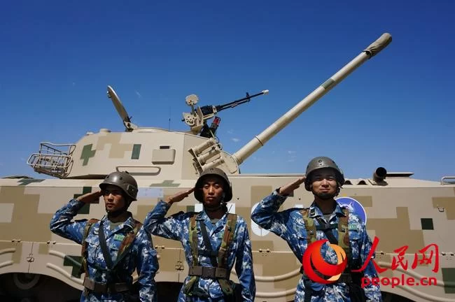 决战朱日和：金戈铁马军旗红 沙场点兵炮声隆(图3)