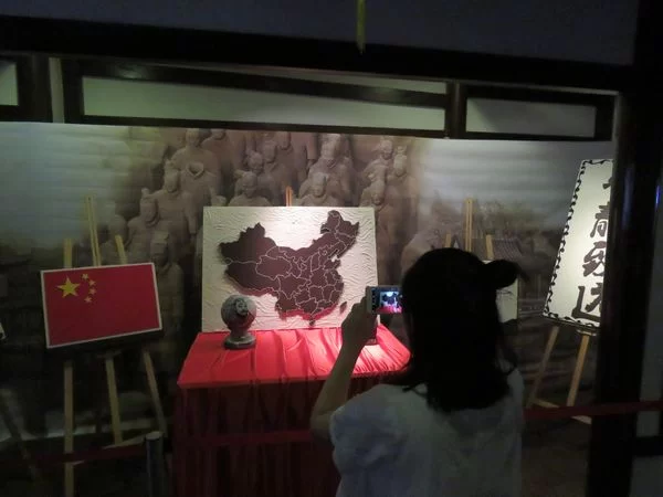 飘香的艺术:尼古拉巧克力作品展来华首展(图1) 飘香的艺术:尼古拉巧克力作品展来华首展(图1)