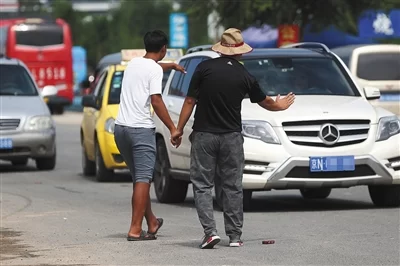 东戴河摩托艇商家设宰客圈套敛财(图2) 东戴河摩托艇商家设宰客圈套敛财(图2)