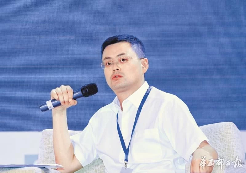 各路嘉宾“绸都论剑” 四川如何发展特色小城镇(图9) 各路嘉宾“绸都论剑” 四川如何发展特色小城镇(图9)