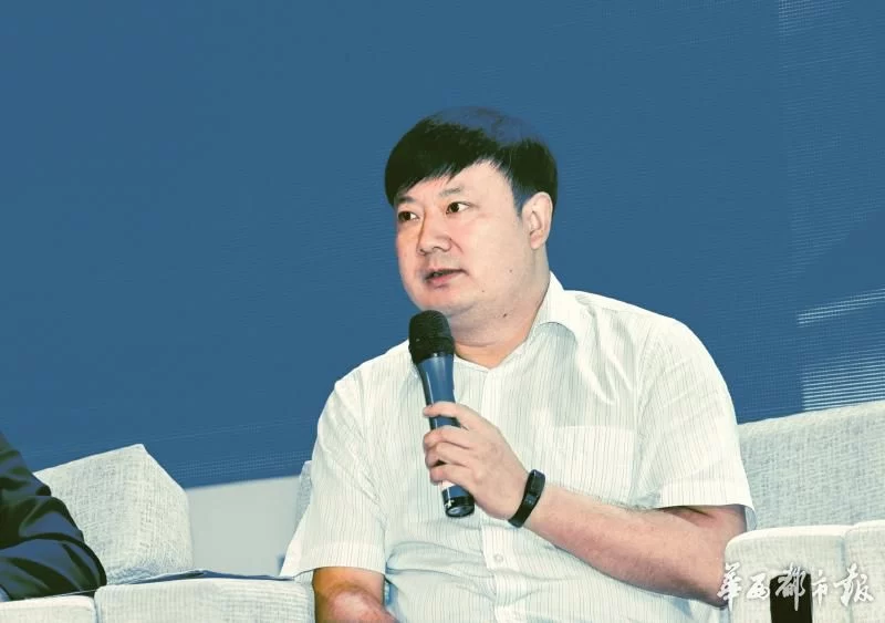 各路嘉宾“绸都论剑” 四川如何发展特色小城镇(图2) 各路嘉宾“绸都论剑” 四川如何发展特色小城镇(图2)